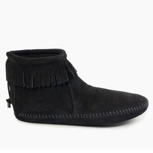 Minnetonka Back Zip Softsole Boot Size 7